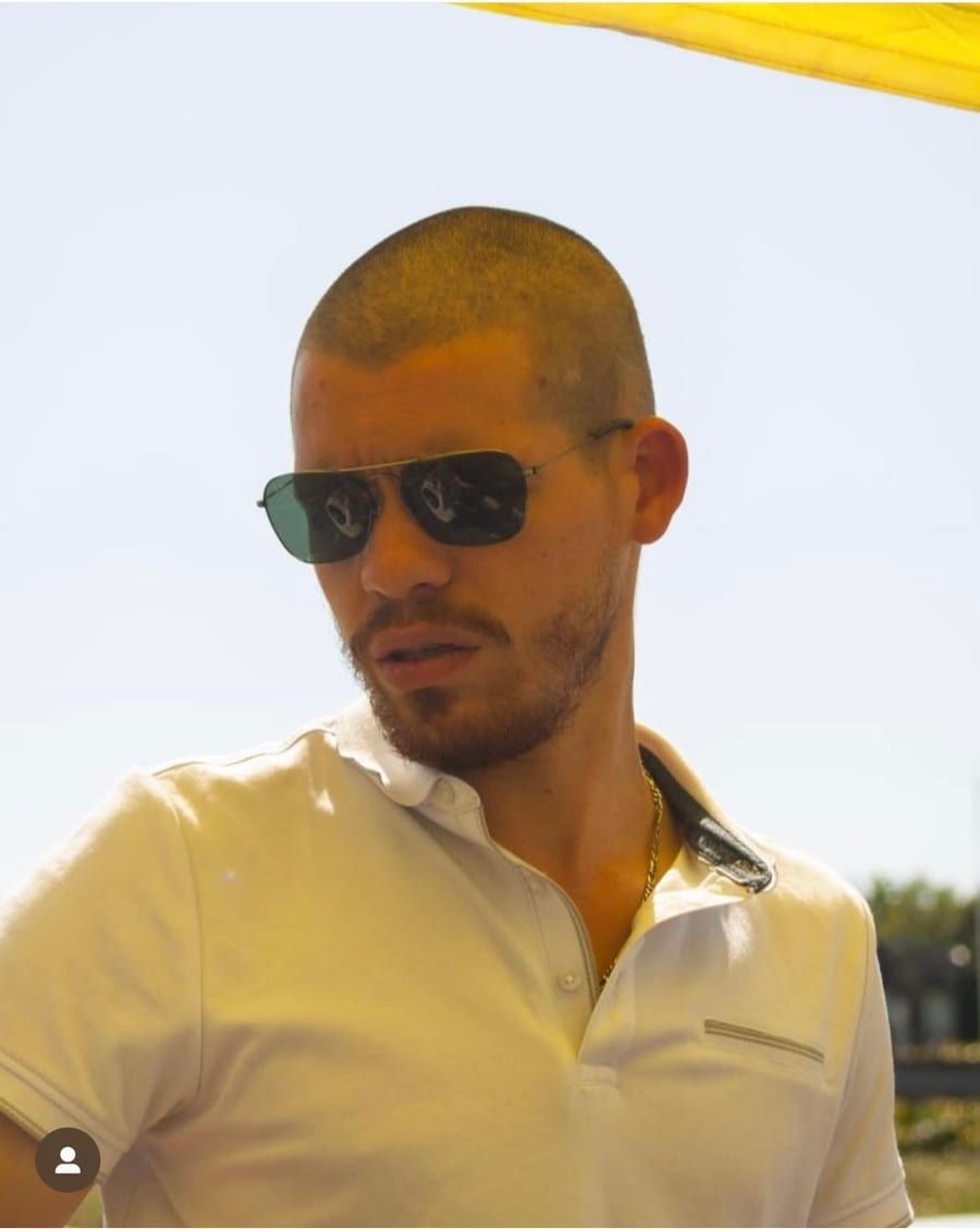 Profil de Jean-yvon